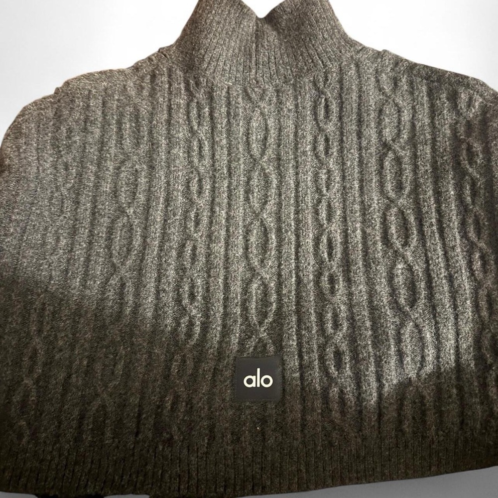 Alo Yoga grey cable knit cropped winter bliss turtleneck long sleeve